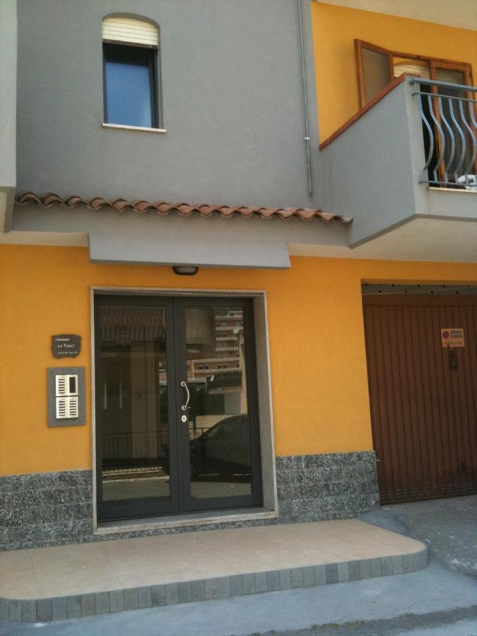 Residence La Fenice Ff จีอาร์ดีนี นักซอส ภายนอก รูปภาพ