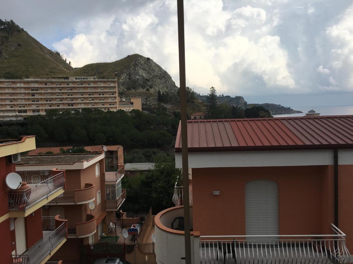 Residence La Fenice Ff จีอาร์ดีนี นักซอส ภายนอก รูปภาพ