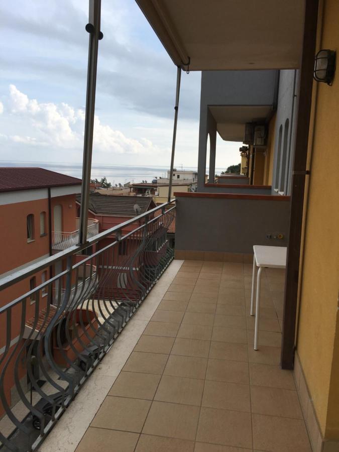 Residence La Fenice Ff จีอาร์ดีนี นักซอส ภายนอก รูปภาพ
